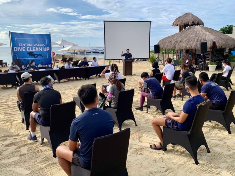 Tourism Stakeholders Conduct Dive Cleanup, Collects About 42 Kilos of Garbage in Lapu-Lapu City